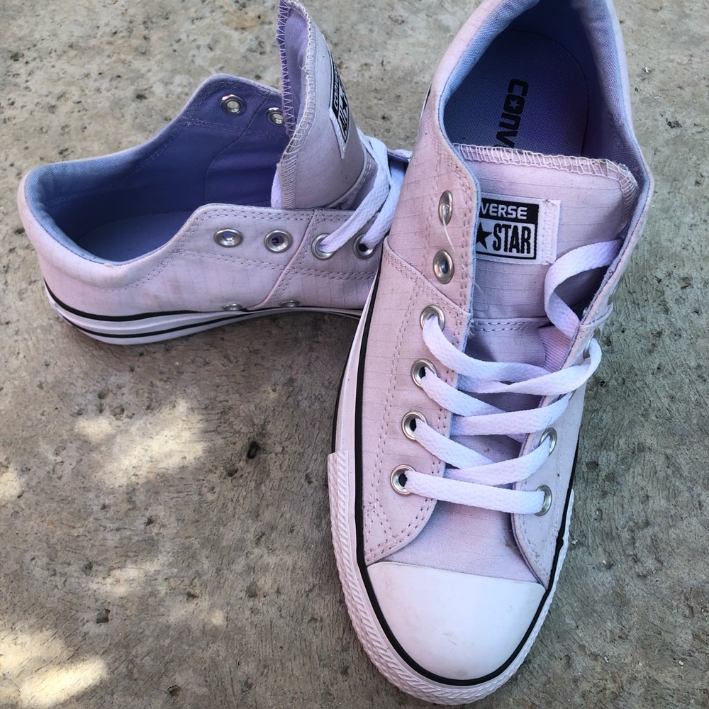 NWT Converse Light purple size 9 women’s